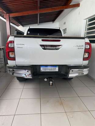 TOYOTA-HILUX-2025