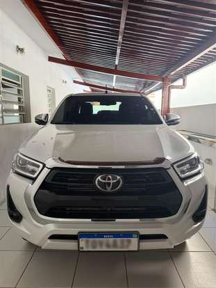 TOYOTA-HILUX-2.8 D-4D TURBO DIESEL CD SRX 4X4 AUTOMÁTICO TOYOTA-HILUX-2025