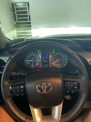 TOYOTA-HILUX-2025