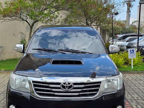 TOYOTA-HILUX-3.0 SRV 4X4 CD 16V TURBO INTERCOOLER DIESEL 4P AUTOMÁTICO TOYOTA-HILUX-2015