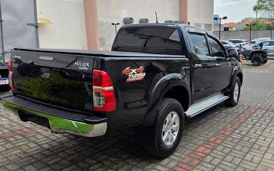 TOYOTA-HILUX-2015