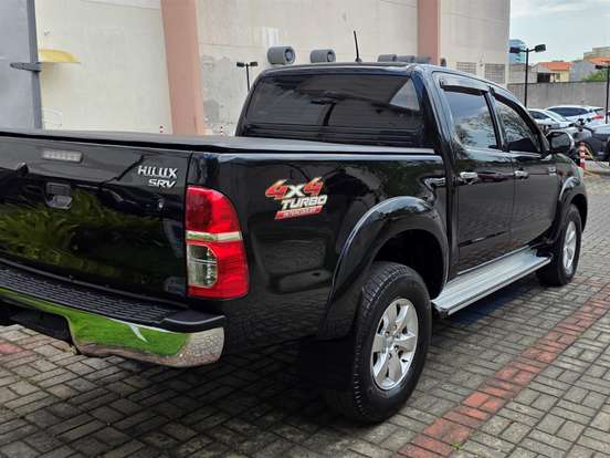 TOYOTA-HILUX-3.0 SRV 4X4 CD 16V TURBO INTERCOOLER DIESEL 4P AUTOMÁTICO TOYOTA-HILUX-2015