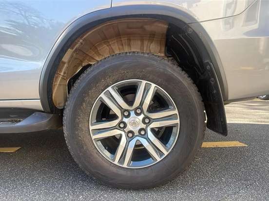 TOYOTA-HILUX SW4-2.7 SR 4X2 16V FLEX 4P AUTOMÁTICO TOYOTA-HILUX SW4-2019