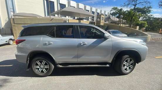 TOYOTA-HILUX SW4-2019