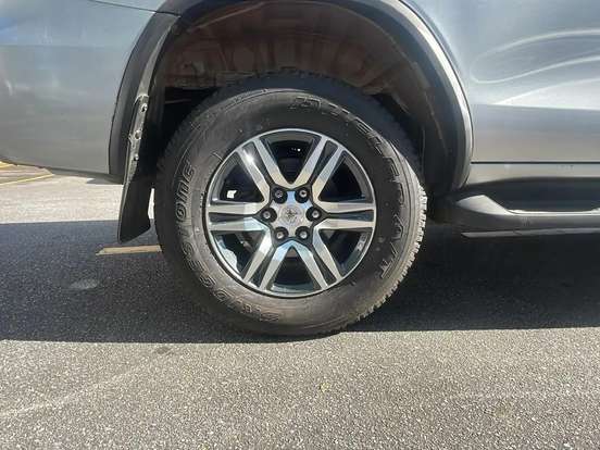 TOYOTA-HILUX SW4-2.7 SR 4X2 16V FLEX 4P AUTOMÁTICO TOYOTA-HILUX SW4-2019