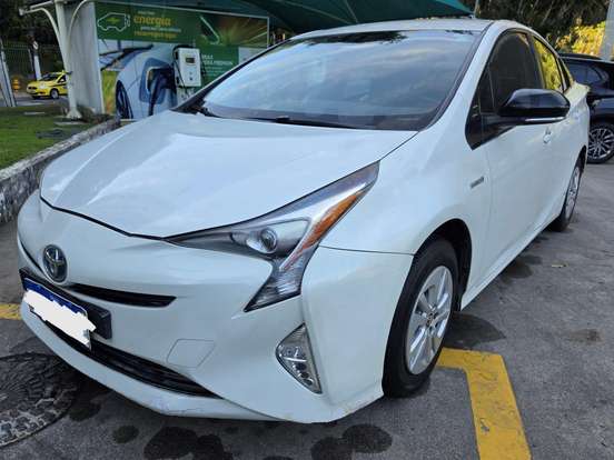 TOYOTA-PRIUS-2017