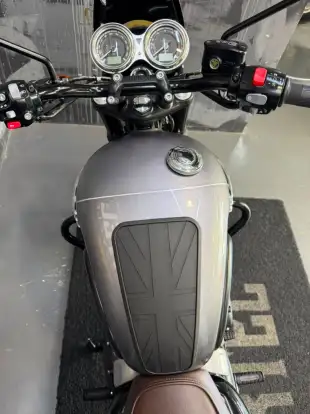 TRIUMPH-BONNEVILLE T120 BLACK 1200-2024