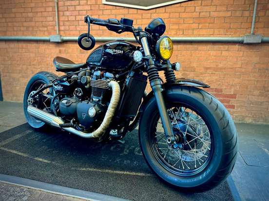 TRIUMPH-BONNEVILLE BOBBER 1200-2017
