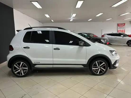 VOLKSWAGEN-FOX-2021