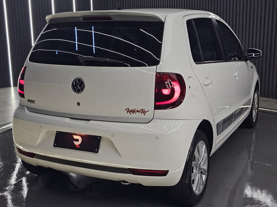 VOLKSWAGEN-FOX-1.6 MI ROCK IN RIO 8V FLEX 4P MANUAL VOLKSWAGEN-FOX-2013