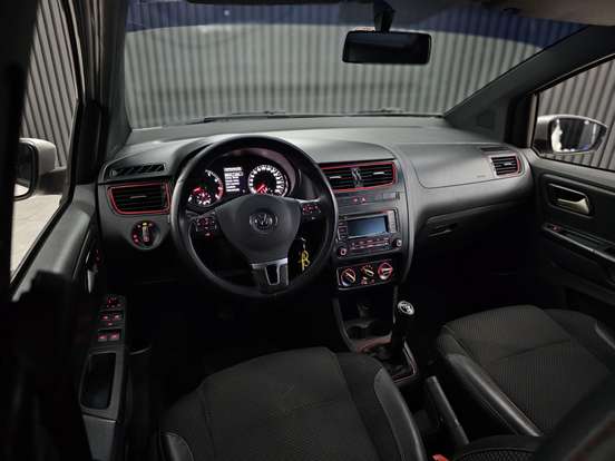 VOLKSWAGEN-FOX-2013