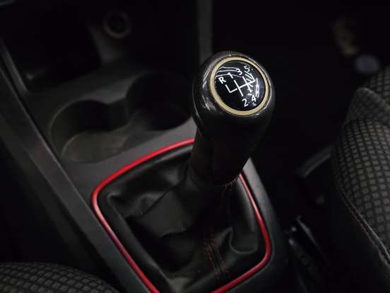 VOLKSWAGEN-FOX-2013
