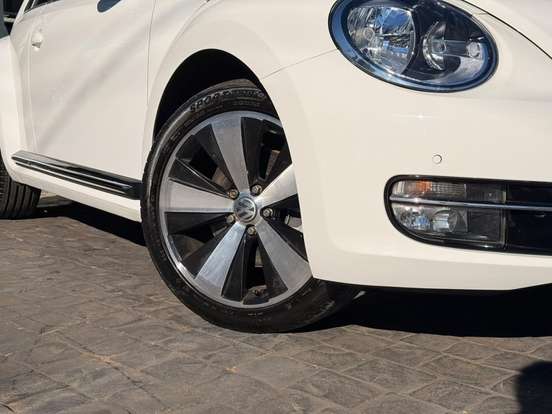 VOLKSWAGEN-FUSCA-2012