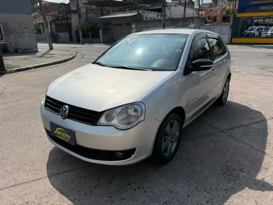 VOLKSWAGEN POLO 1.6 MI SPORTLINE 8V FLEX 4P MANUAL VOLKSWAGEN POLO 1.6 MI SPORTLINE 8V FLEX 4P MANUAL