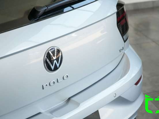 VOLKSWAGEN-POLO-1.0 170 TSI HIGHLINE AUTOMÁTICO VOLKSWAGEN-POLO-2024