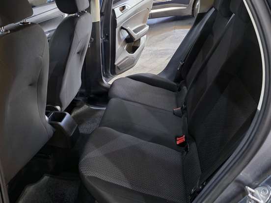 VOLKSWAGEN-POLO-2020