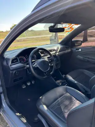 VOLKSWAGEN-SAVEIRO-2024