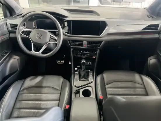 VOLKSWAGEN-TAOS-2023
