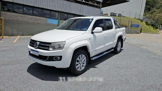 VOLKSWAGEN-AMAROK-2015