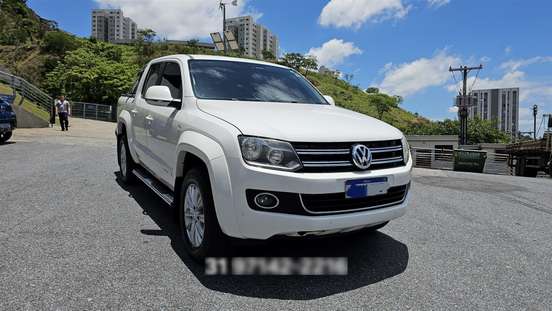 VOLKSWAGEN-AMAROK-2015