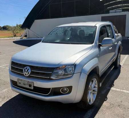 VOLKSWAGEN-AMAROK-2012
