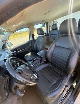 VOLKSWAGEN-AMAROK-2012