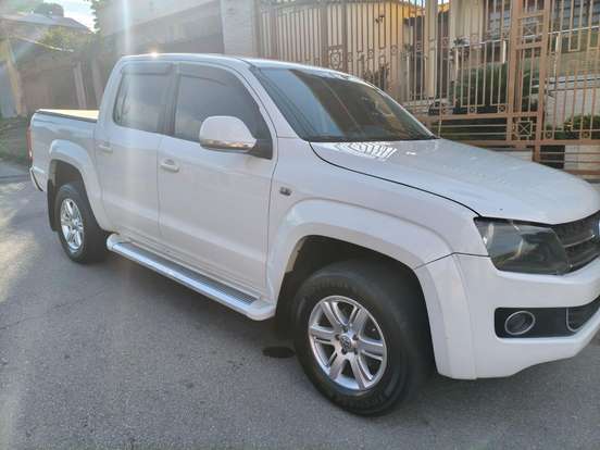 VOLKSWAGEN-AMAROK-2011