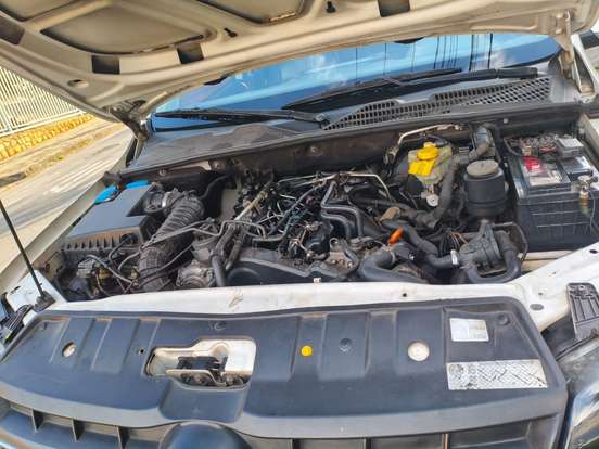 VOLKSWAGEN-AMAROK-2011