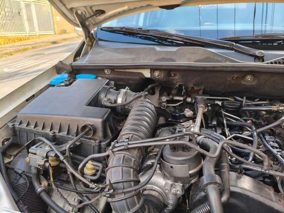 VOLKSWAGEN-AMAROK-2011