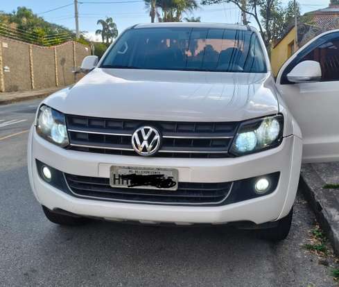 VOLKSWAGEN-AMAROK-2011