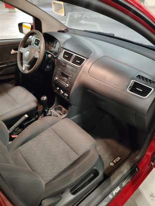 VOLKSWAGEN-FOX-2012