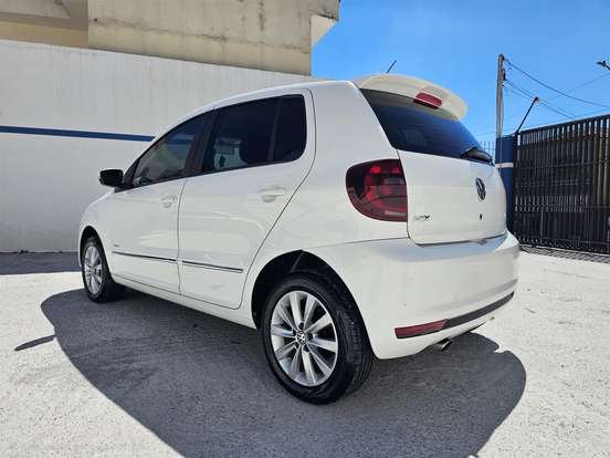 VOLKSWAGEN-FOX-2012