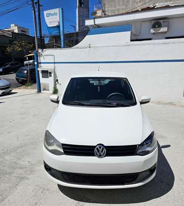 VOLKSWAGEN-FOX-2012