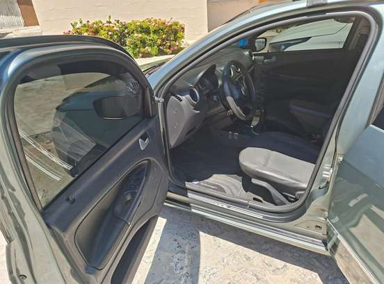 VOLKSWAGEN-GOL-2011
