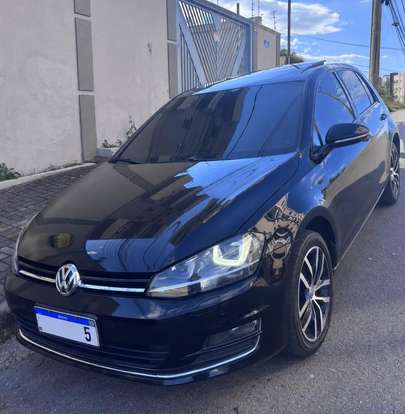 VOLKSWAGEN-GOLF-2015