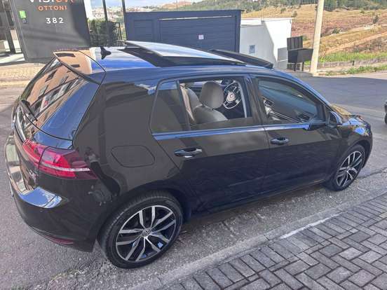 VOLKSWAGEN-GOLF-2015