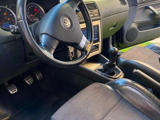 VOLKSWAGEN-GOLF-1.6 MI SPORTLINE 8V FLEX 4P MANUAL VOLKSWAGEN-GOLF-2010