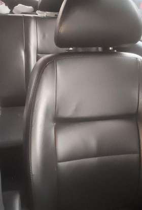VOLKSWAGEN-GOLF-2005