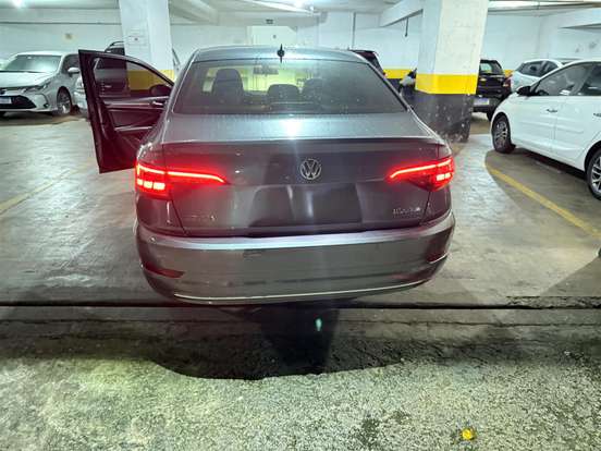 VOLKSWAGEN-JETTA-2019