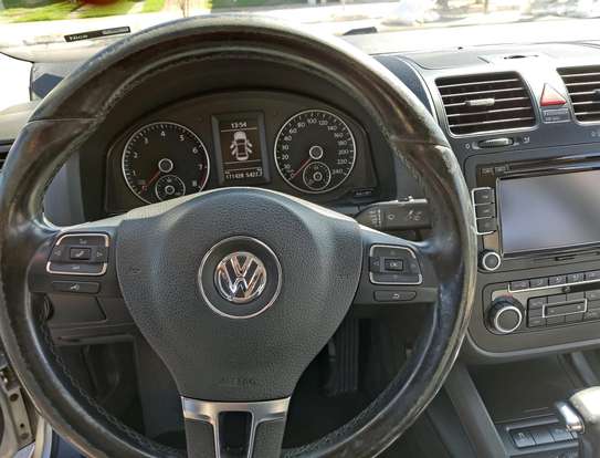 VOLKSWAGEN-JETTA-2010