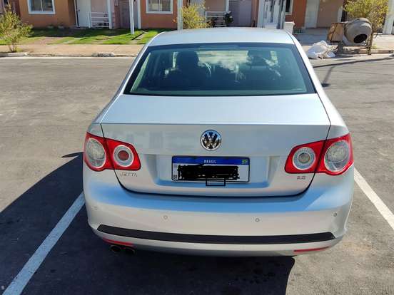 VOLKSWAGEN-JETTA-2010