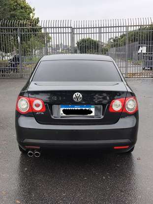 VOLKSWAGEN-JETTA-2010