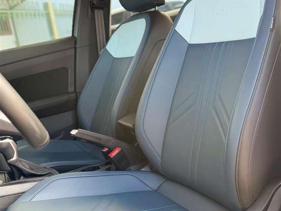 VOLKSWAGEN-NIVUS-1.0 200 TSI TOTAL FLEX HIGHLINE AUTOMÁTICO VOLKSWAGEN-NIVUS-2025