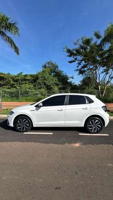 VOLKSWAGEN-POLO-2023