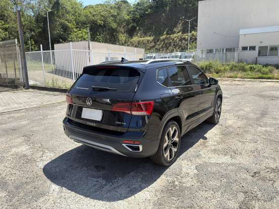 VOLKSWAGEN-TAOS-2024