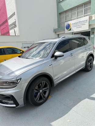 VOLKSWAGEN-TIGUAN-2020