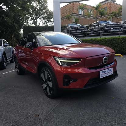 VOLVO-C40-2022