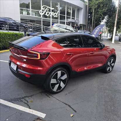 VOLVO-C40-2022