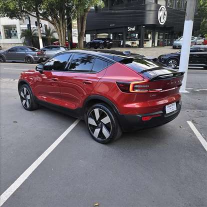 VOLVO-C40-2022