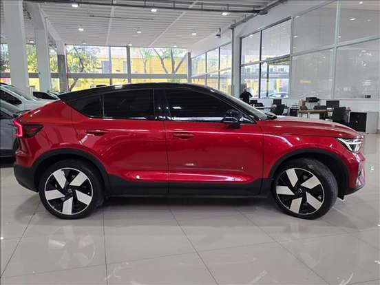 VOLVO-C40-2022